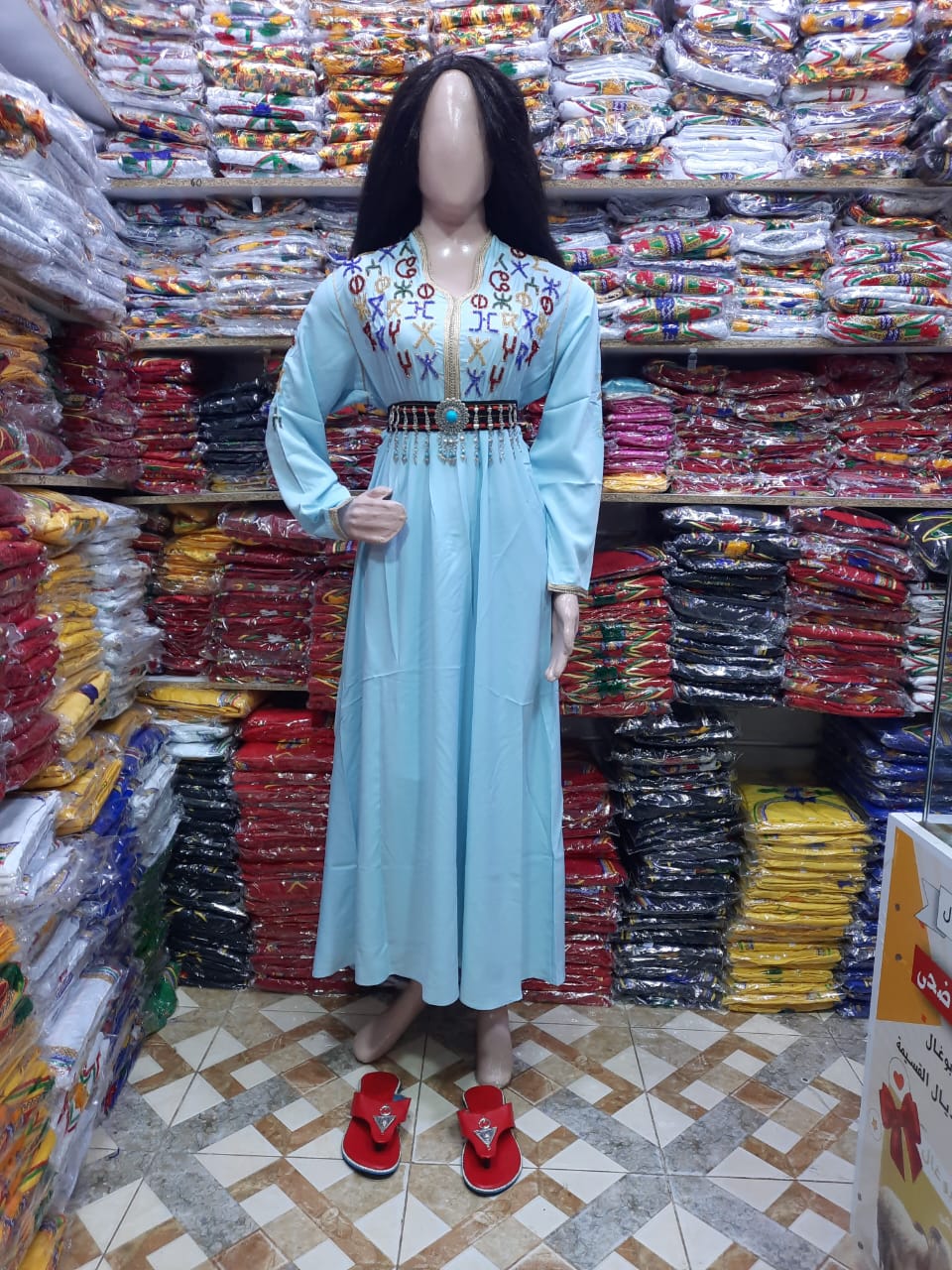 قفطان منبت بالعقيق على شكل حروف تيفيناغ - Image 7