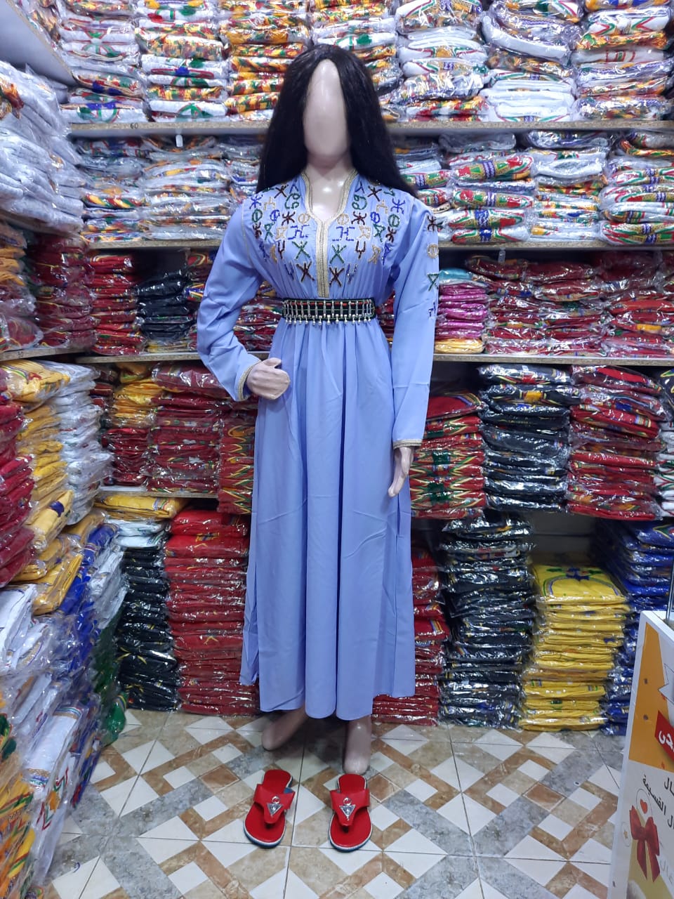 قفطان منبت بالعقيق على شكل حروف تيفيناغ - Image 8