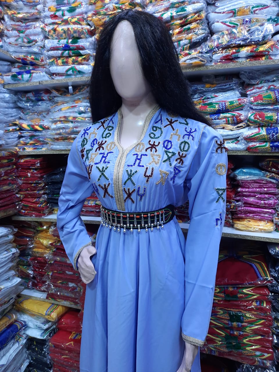 قفطان منبت بالعقيق على شكل حروف تيفيناغ - Image 9